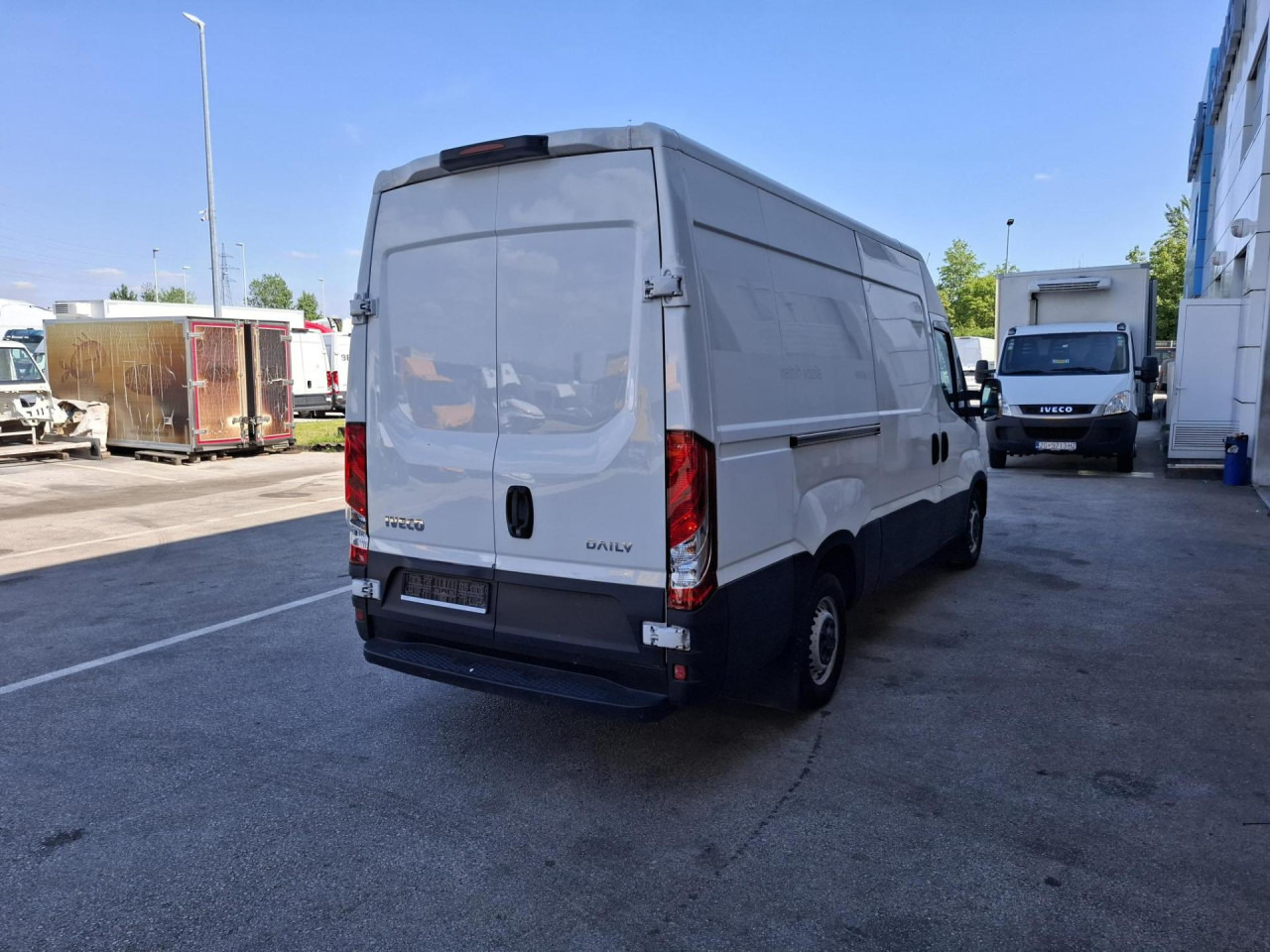 IVECO Daily 35S14V - Persontransport: bilde 4 IVECO Daily 35S14V - Persontransport: bilde 4
