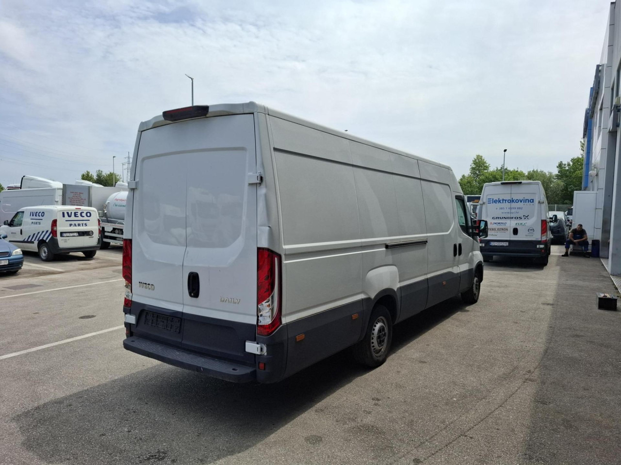 IVECO Daily 35S16V - Persontransport: bilde 4 IVECO Daily 35S16V - Persontransport: bilde 4