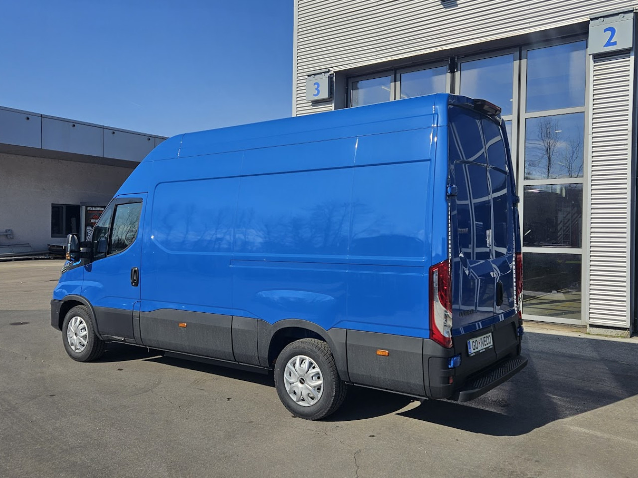 IVECO Daily ELEKTRIČNI 35 C 18H - Persontransport, Elektrisk varebil: bilde 3 IVECO Daily ELEKTRIČNI 35 C 18H - Persontransport, Elektrisk varebil: bilde 3