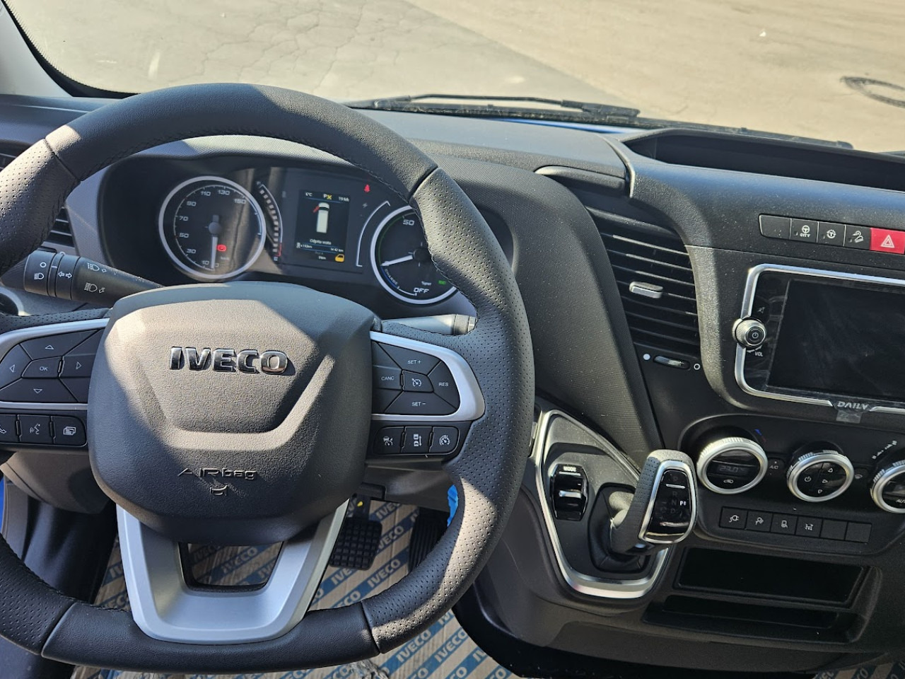 IVECO Daily ELEKTRIČNI 35 C 18H - Persontransport, Elektrisk varebil: bilde 4 IVECO Daily ELEKTRIČNI 35 C 18H - Persontransport, Elektrisk varebil: bilde 4