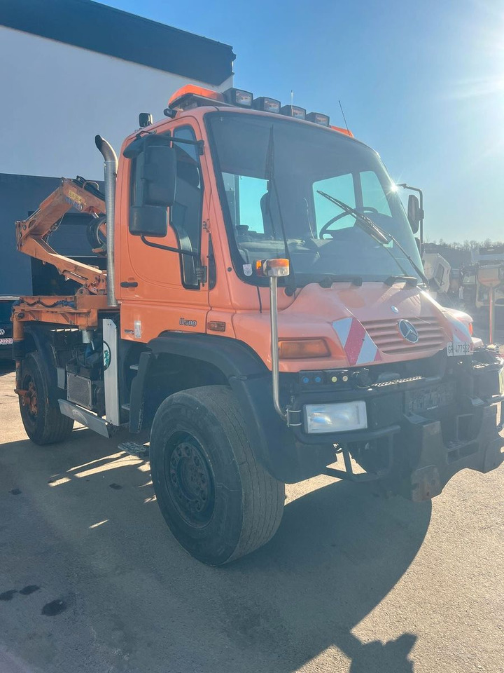 Unimog U500 4x4, Boeschungsmaehwerk Mulag - Lastebil: bilde 3 Unimog U500 4x4, Boeschungsmaehwerk Mulag - Lastebil: bilde 3