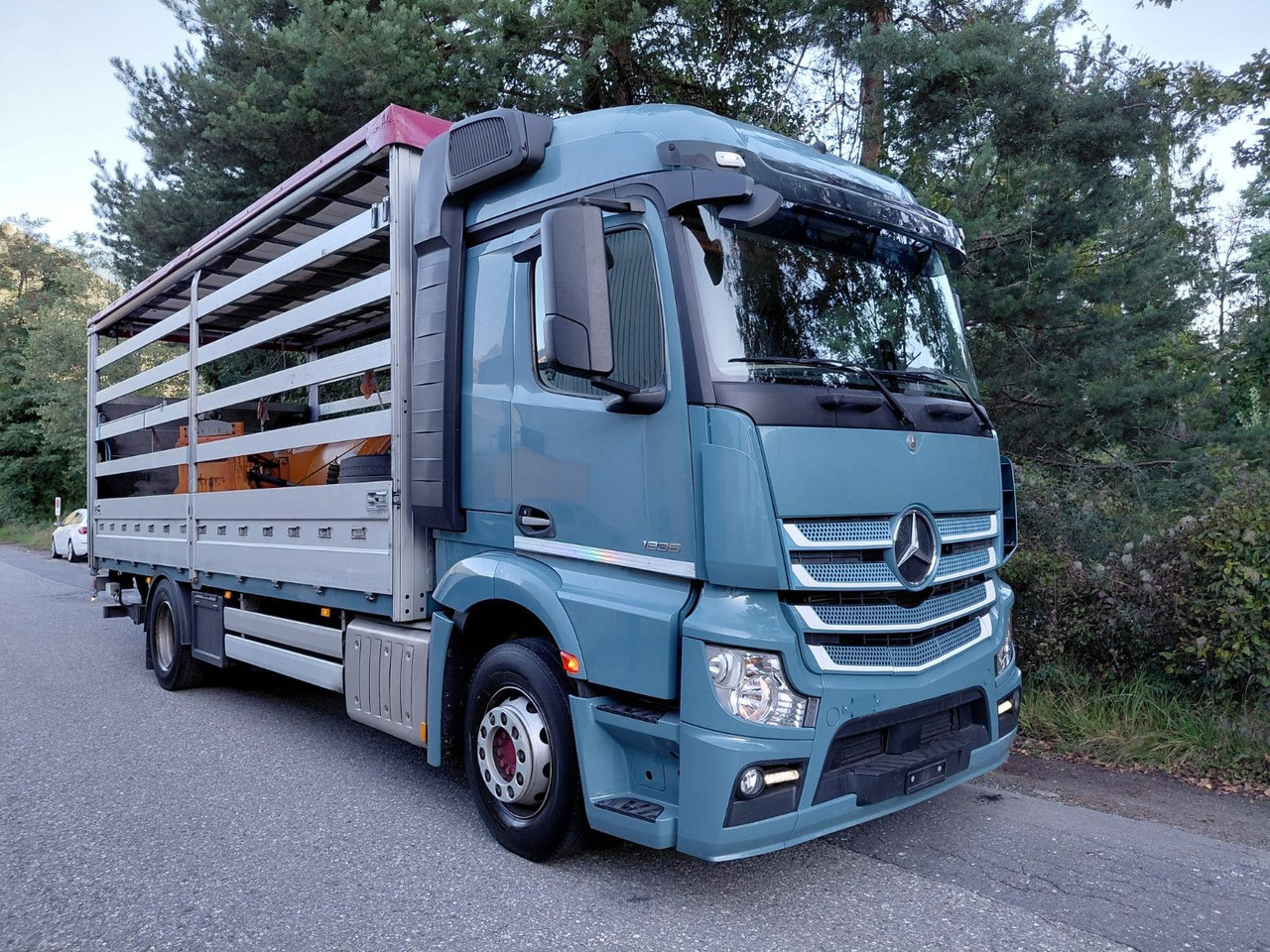 Mercedes-Benz Actros 1836 4x2, E6, Ladebordwand, Fahrschule - Kapellbil: bilde 3 Mercedes-Benz Actros 1836 4x2, E6, Ladebordwand, Fahrschule - Kapellbil: bilde 3