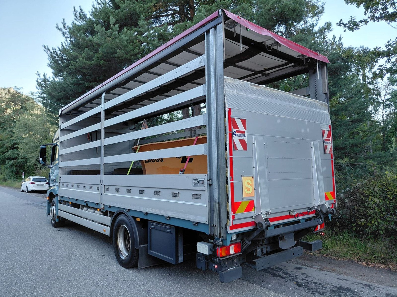 Mercedes-Benz Actros 1836 4x2, E6, Ladebordwand, Fahrschule - Kapellbil: bilde 5 Mercedes-Benz Actros 1836 4x2, E6, Ladebordwand, Fahrschule - Kapellbil: bilde 5