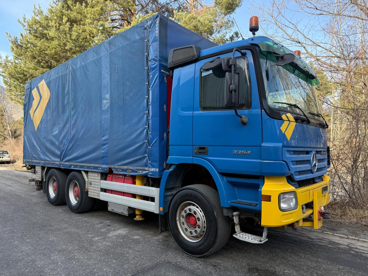 Mercedes-Benz Actros 3354 6x4 V8,E3,MP2, B/B,Ladebordwand 9ton - Kapellbil: bilde 4 Mercedes-Benz Actros 3354 6x4 V8,E3,MP2, B/B,Ladebordwand 9ton - Kapellbil: bilde 4