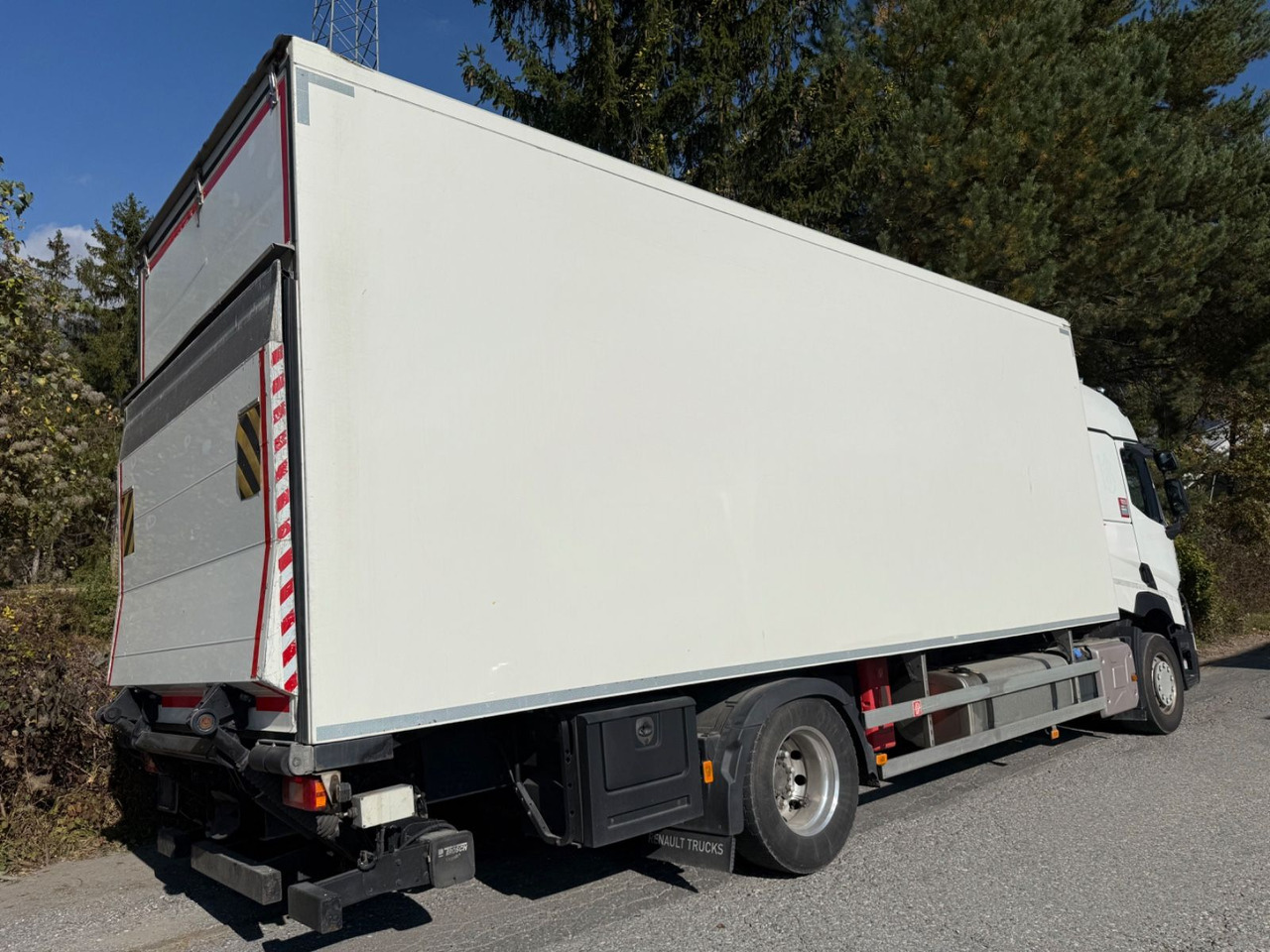 Renault T460 4x2, E 6, Carrier U850, -30C, Ladebordwand - Lastebil med kjøl: bilde 3 Renault T460 4x2, E 6, Carrier U850, -30C, Ladebordwand - Lastebil med kjøl: bilde 3