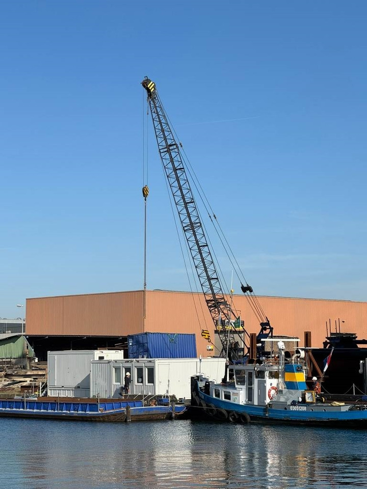 Hitachi KH 100 - Beltegående kran: bilde 1 Hitachi KH 100 - Beltegående kran: bilde 1