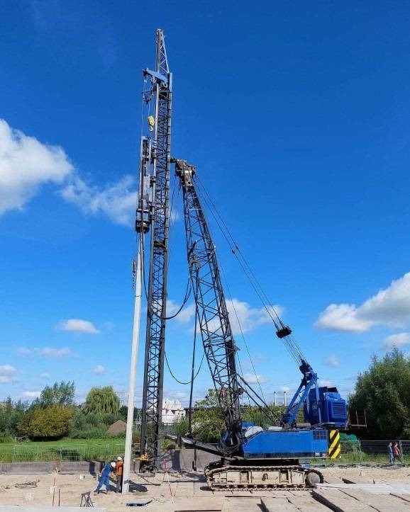 Hitachi KH300-3 PD - Beltegående kran: bilde 1 Hitachi KH300-3 PD - Beltegående kran: bilde 1