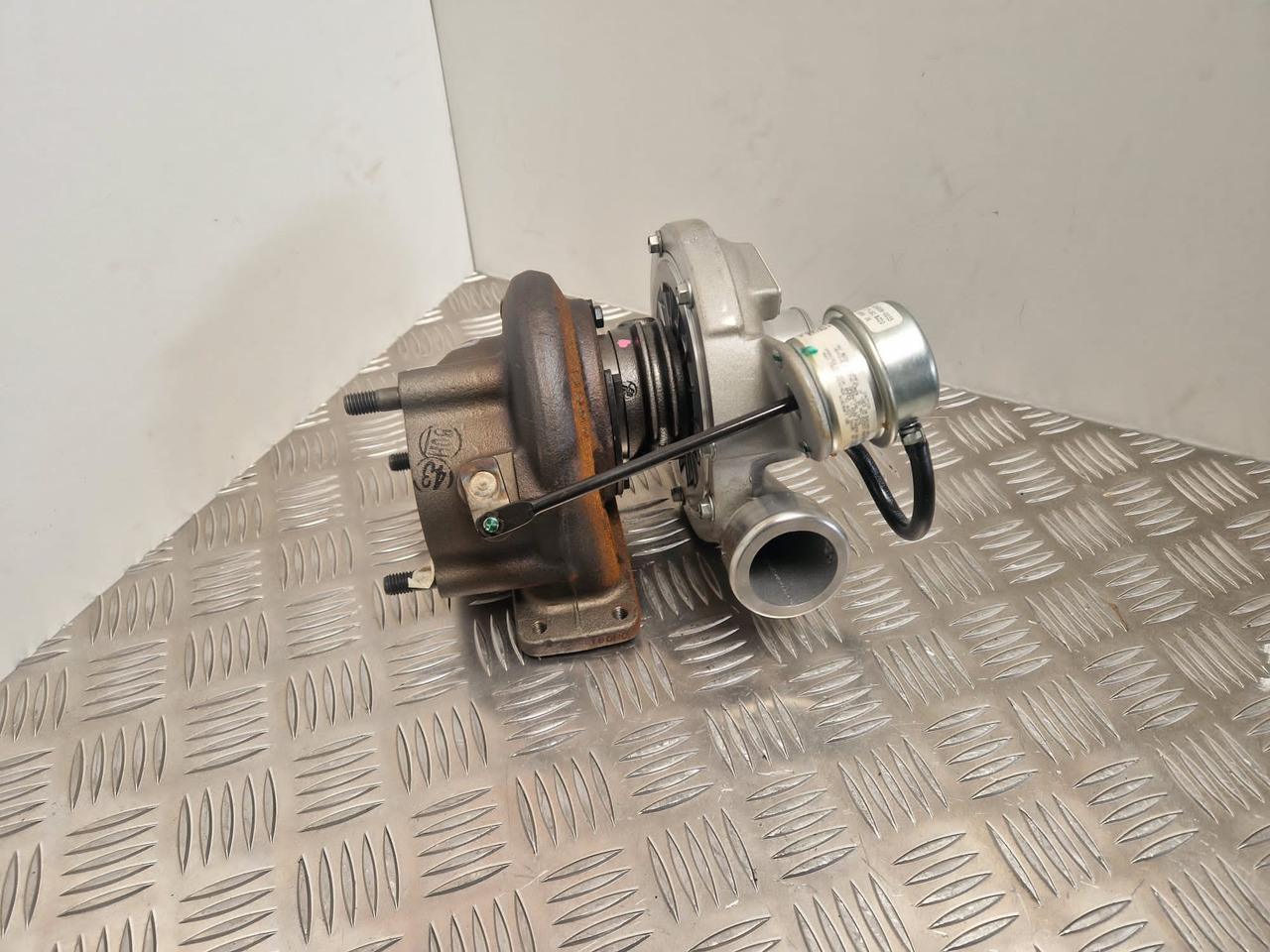 JCB turbocharger 320/06049 Garrett Turbo 762932-02 - Motor og deler for Bygg og anlegg: bilde 3 JCB turbocharger 320/06049 Garrett Turbo 762932-02 - Motor og deler for Bygg og anlegg: bilde 3