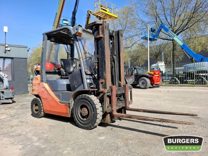 Toyota 02-8FGF20 - Gasstruck: bilde 2 Toyota 02-8FGF20 - Gasstruck: bilde 2