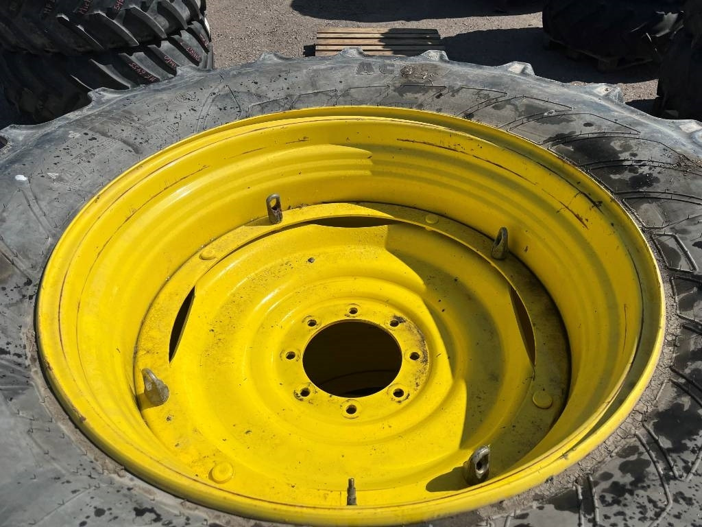 Alliance 650/65R38 600/60R28 till JD 6155 M - Dekk for Landbruksteknikk: bilde 4 Alliance 650/65R38 600/60R28 till JD 6155 M - Dekk for Landbruksteknikk: bilde 4