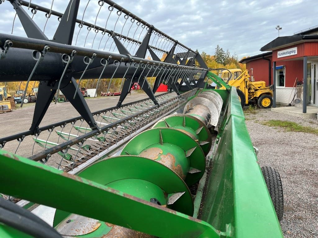 Innhøstingsutstyr John Deere 622R Skärbord / Header 22 fot till JD T550 i: bilde 8 Innhøstingsutstyr John Deere 622R Skärbord / Header 22 fot till JD T550 i: bilde 8
