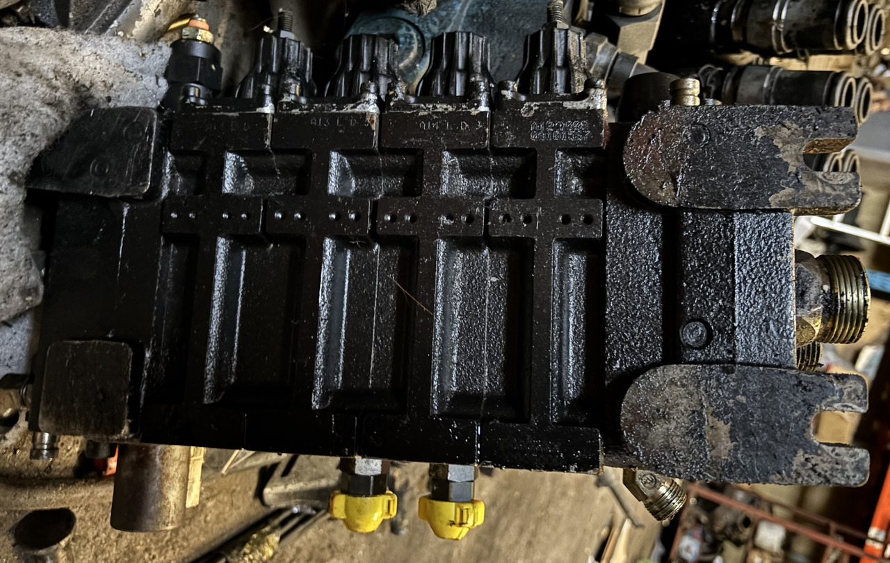 CAT 330 Rozdzielacz Hydrauliczny 242-7958 - Hydraulisk ventil for Bygg og anlegg: bilde 2 CAT 330 Rozdzielacz Hydrauliczny 242-7958 - Hydraulisk ventil for Bygg og anlegg: bilde 2