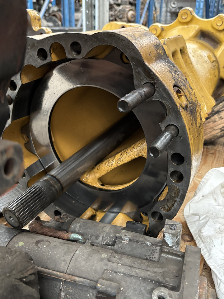 CAT CARRARO 641500 10637 Obudowa Mostu Pochwa Prawa Lewa - Aksel og deler for Landbruksteknikk: bilde 4 CAT CARRARO 641500 10637 Obudowa Mostu Pochwa Prawa Lewa - Aksel og deler for Landbruksteknikk: bilde 4