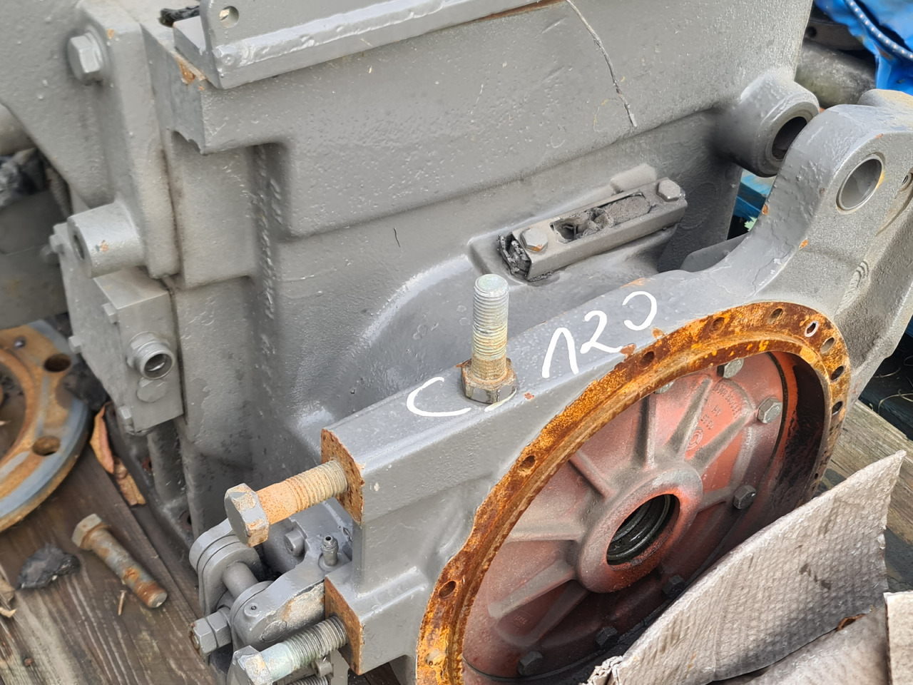 Case CS120 CS 120 Obudowa Centralna Mostu WOM Dyfer Dyferencjał Szyna 1331003301099EHW - Aksel og deler for Landbruksteknikk: bilde 2 Case CS120 CS 120 Obudowa Centralna Mostu WOM Dyfer Dyferencjał Szyna 1331003301099EHW - Aksel og deler for Landbruksteknikk: bilde 2