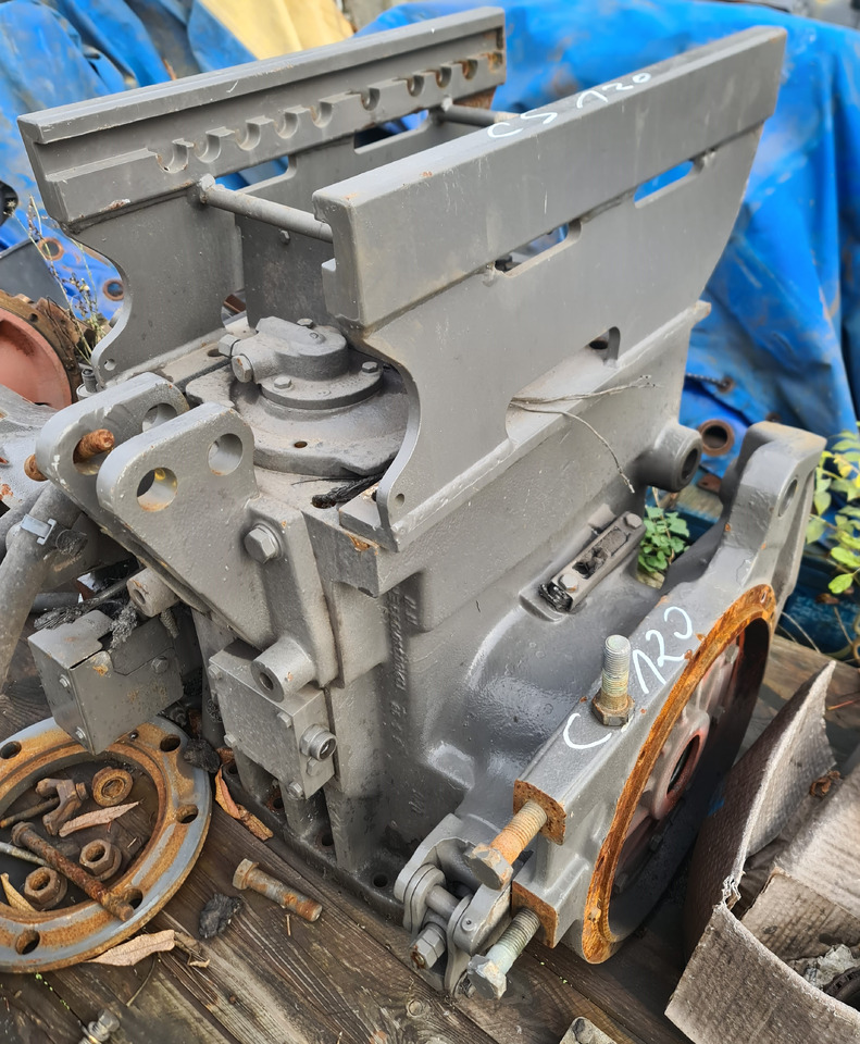 Case CS120 CS 120 Obudowa Centralna Mostu WOM Dyfer Dyferencjał Szyna 1331003301099EHW - Aksel og deler for Landbruksteknikk: bilde 1 Case CS120 CS 120 Obudowa Centralna Mostu WOM Dyfer Dyferencjał Szyna 1331003301099EHW - Aksel og deler for Landbruksteknikk: bilde 1