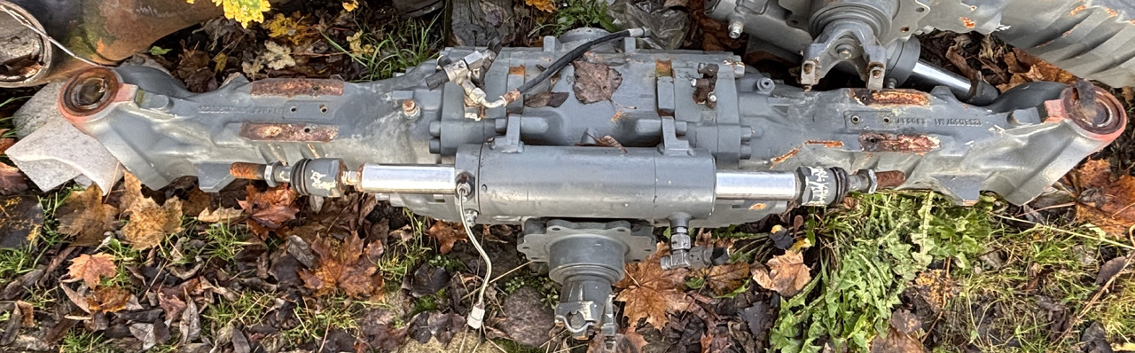 Claas Scorpion 635 Centralna Środkowa Obudowa Osi Przedniej 0019242110 00 1924 211 0 - Foraksel for Traktor: bilde 1 Claas Scorpion 635 Centralna Środkowa Obudowa Osi Przedniej 0019242110 00 1924 211 0 - Foraksel for Traktor: bilde 1