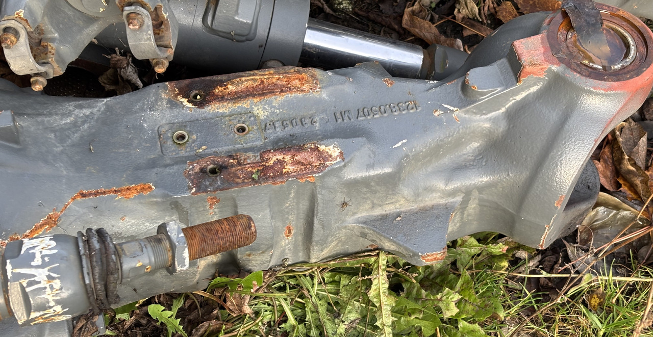 Claas Scorpion 635 Wałek Przegubowy Czop Obudowa Przedniej Osi Pochwa Hamulec - Foraksel for Traktor: bilde 3 Claas Scorpion 635 Wałek Przegubowy Czop Obudowa Przedniej Osi Pochwa Hamulec - Foraksel for Traktor: bilde 3