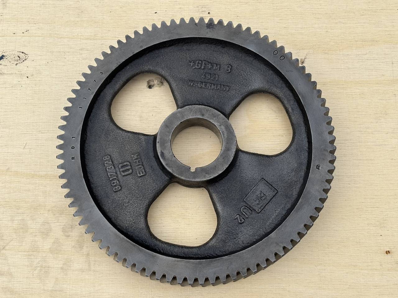 Cummins 8.3 6CT 6CTA 6CTAA Koło zębate wałka rozrządu 3918777 3907677 3917328 3901967 ORYGINAŁ - Kamaksel for Landbruksteknikk: bilde 1 Cummins 8.3 6CT 6CTA 6CTAA Koło zębate wałka rozrządu 3918777 3907677 3917328 3901967 ORYGINAŁ - Kamaksel for Landbruksteknikk: bilde 1