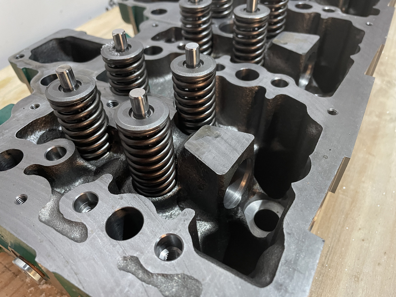 Deutz TCD7.8 TCD 7.8 - głowica cylindrów kompletna NOWA 04900635 - Topplokk for Landbruksteknikk: bilde 4 Deutz TCD7.8 TCD 7.8 - głowica cylindrów kompletna NOWA 04900635 - Topplokk for Landbruksteknikk: bilde 4