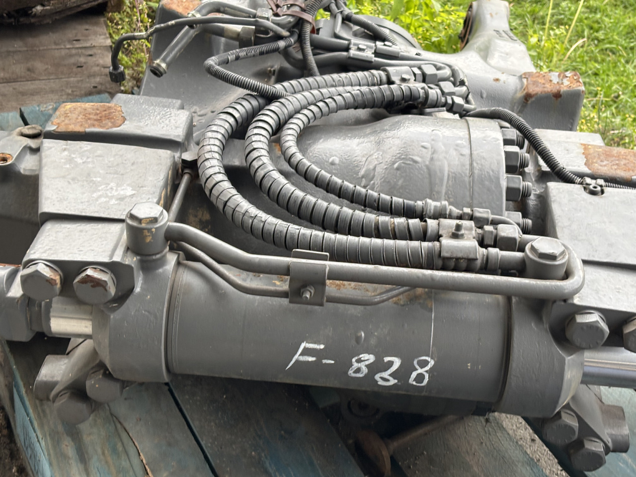 Fendt 828 Obudowa Osi Łuk Osi 755/137 F835300020180 F835300020160 E835300020012 - Bakaksel for Landbruksteknikk: bilde 3 Fendt 828 Obudowa Osi Łuk Osi 755/137 F835300020180 F835300020160 E835300020012 - Bakaksel for Landbruksteknikk: bilde 3