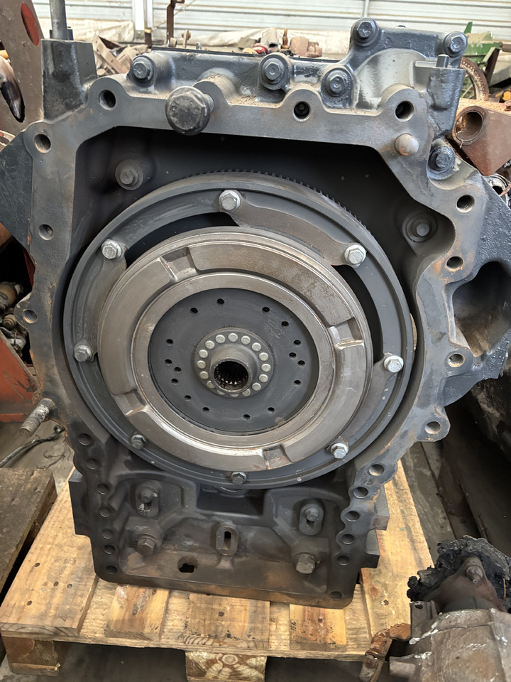 Fendt 936 Gen 7 Silnik D1556LE523 Osłona Obudowa Koła Zamachowego H218PF150075A - Svinghjul for Traktor: bilde 2 Fendt 936 Gen 7 Silnik D1556LE523 Osłona Obudowa Koła Zamachowego H218PF150075A - Svinghjul for Traktor: bilde 2