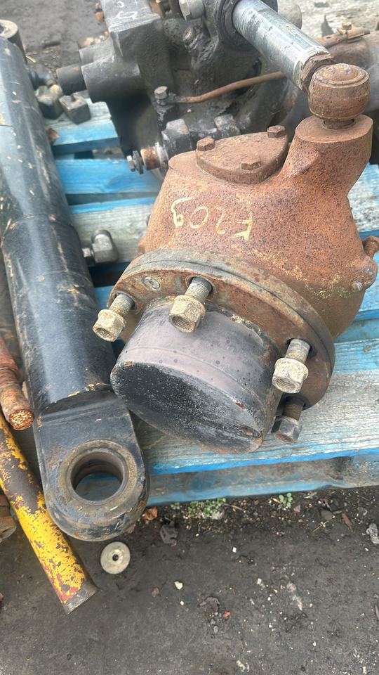 Fendt Vario 209 tms most przedni części. - Foraksel for Landbruksteknikk: bilde 3 Fendt Vario 209 tms most przedni części. - Foraksel for Landbruksteknikk: bilde 3