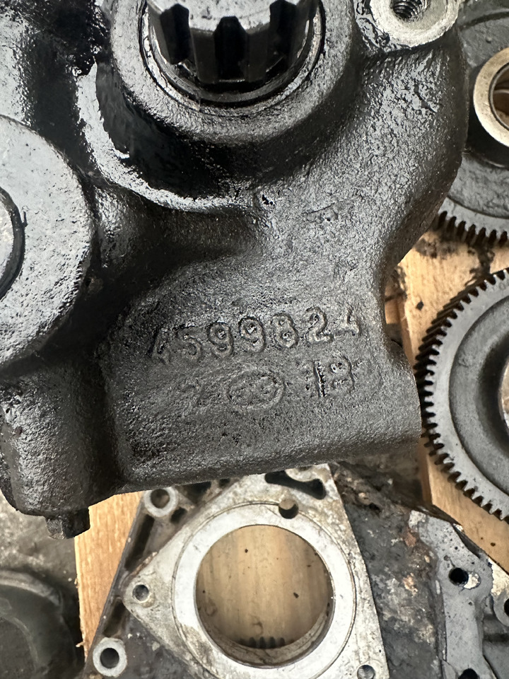 Fiat 780dt Fiat 8045 pompa paliwa , pompa oleju Balansery obudowa rozrządu - Drivstoffpumpe for Traktor: bilde 5 Fiat 780dt Fiat 8045 pompa paliwa , pompa oleju Balansery obudowa rozrządu - Drivstoffpumpe for Traktor: bilde 5