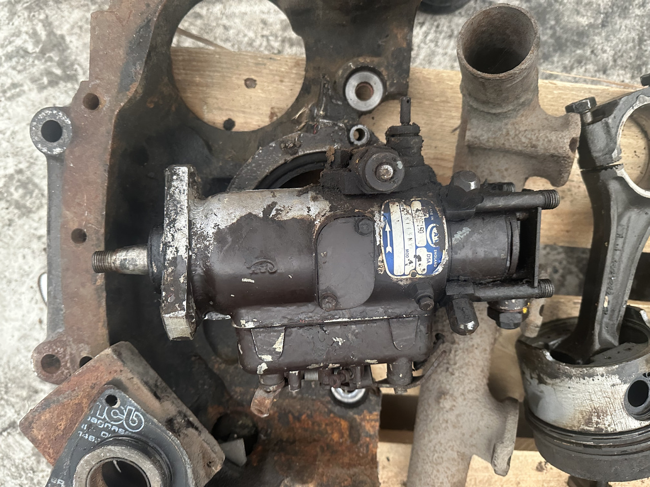 Fiat 780dt Fiat 8045 pompa paliwa , pompa oleju Balansery obudowa rozrządu - Drivstoffpumpe for Traktor: bilde 2 Fiat 780dt Fiat 8045 pompa paliwa , pompa oleju Balansery obudowa rozrządu - Drivstoffpumpe for Traktor: bilde 2