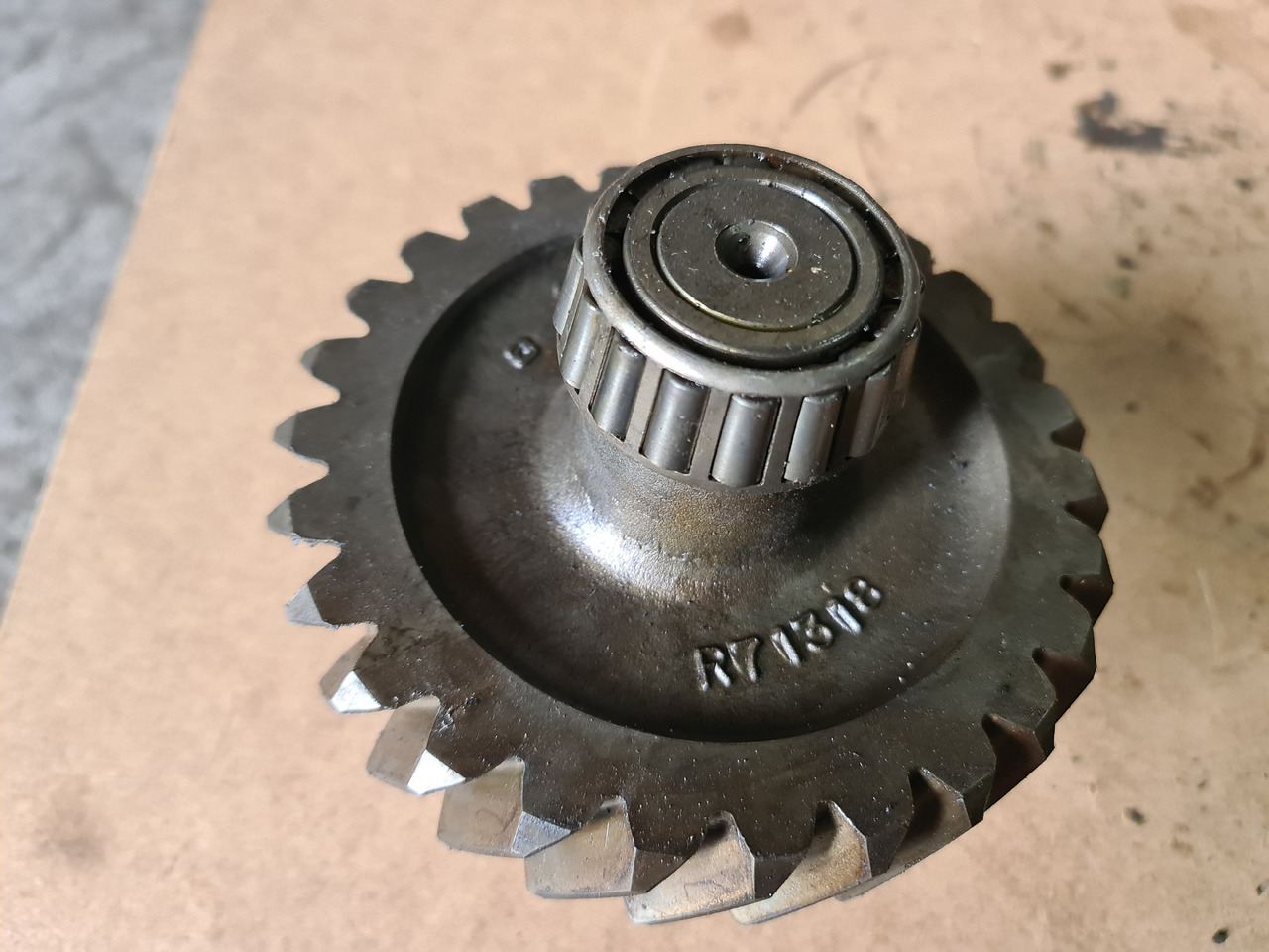 John Deere 4560 4760 4960 Bieg Pierścień Wewnętrzny R71318 JD7368 JD8100 - Girkasse og deler for Landbruksteknikk: bilde 2 John Deere 4560 4760 4960 Bieg Pierścień Wewnętrzny R71318 JD7368 JD8100 - Girkasse og deler for Landbruksteknikk: bilde 2