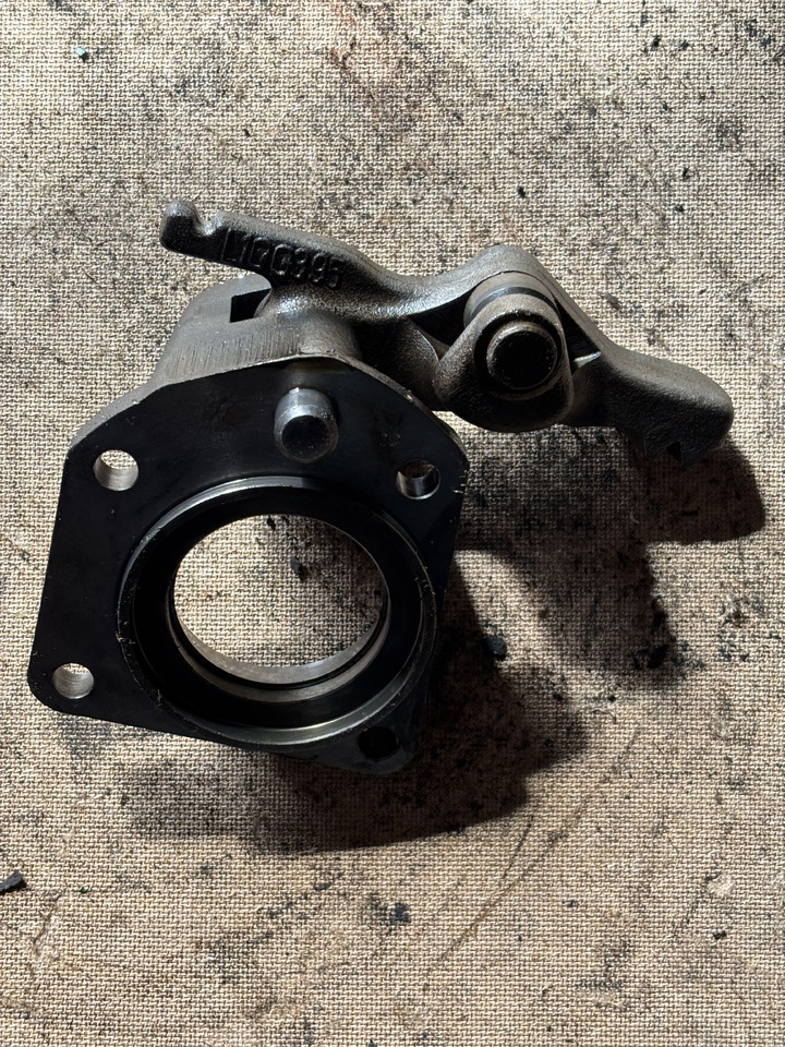 John Deere 6100 6200 6300 6400 Obudowa Zapadka L100299 L77129 L100395 L76666 - Girkasse og deler for Landbruksteknikk: bilde 3 John Deere 6100 6200 6300 6400 Obudowa Zapadka L100299 L77129 L100395 L76666 - Girkasse og deler for Landbruksteknikk: bilde 3