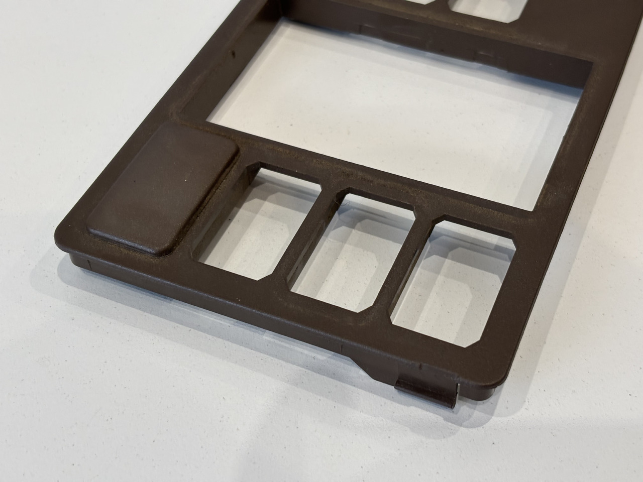 John Deere 6110 6210 Płytka Obudowa Ramka L113568 - Førerhus og interiør for Landbruksteknikk: bilde 2 John Deere 6110 6210 Płytka Obudowa Ramka L113568 - Førerhus og interiør for Landbruksteknikk: bilde 2