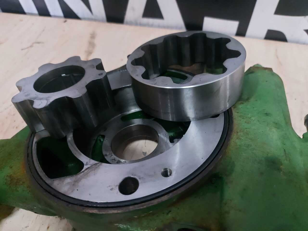 John Deere 6215r - Pompa doładowcza hydrauliki AL217930 - Hydraulisk pumpe for Landbruksteknikk: bilde 4 John Deere 6215r - Pompa doładowcza hydrauliki AL217930 - Hydraulisk pumpe for Landbruksteknikk: bilde 4