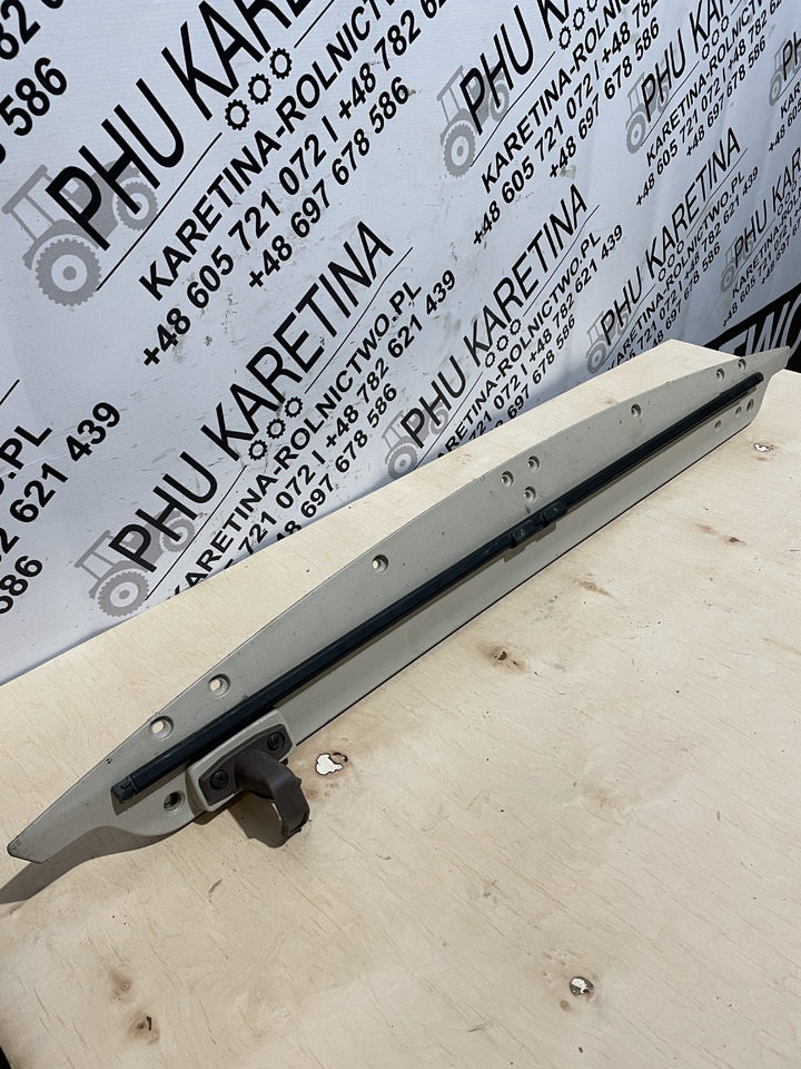 John Deere 6920 6920S - osłona roleta - Vindu og deler for Landbruksteknikk: bilde 1 John Deere 6920 6920S - osłona roleta - Vindu og deler for Landbruksteknikk: bilde 1