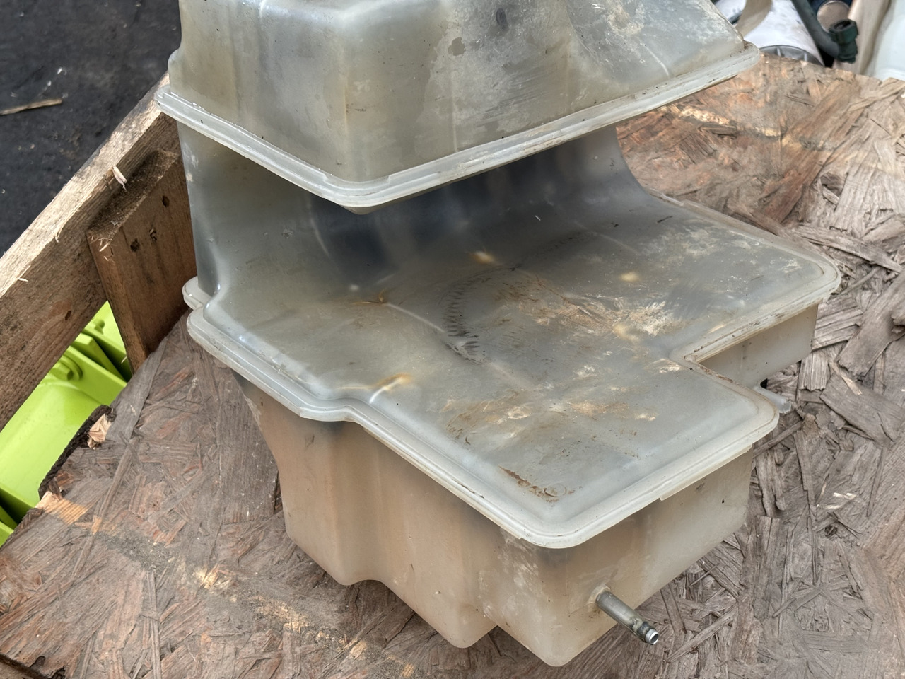 John Deere 7R 210 230 250 310 7210R 7250R Zbiornik Wyrównawczy RE579843 - Ekspansjonstank for Landbruksteknikk: bilde 1 John Deere 7R 210 230 250 310 7210R 7250R Zbiornik Wyrównawczy RE579843 - Ekspansjonstank for Landbruksteknikk: bilde 1