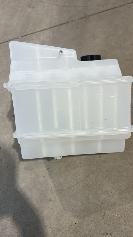 John Deere 7R 7210R 7270R 7230R 7250R 7310R Zbiornik chłodnicy Zbiornik Płynu RE579843 NOWY - Ekspansjonstank for Landbruksteknikk: bilde 3 John Deere 7R 7210R 7270R 7230R 7250R 7310R Zbiornik chłodnicy Zbiornik Płynu RE579843 NOWY - Ekspansjonstank for Landbruksteknikk: bilde 3