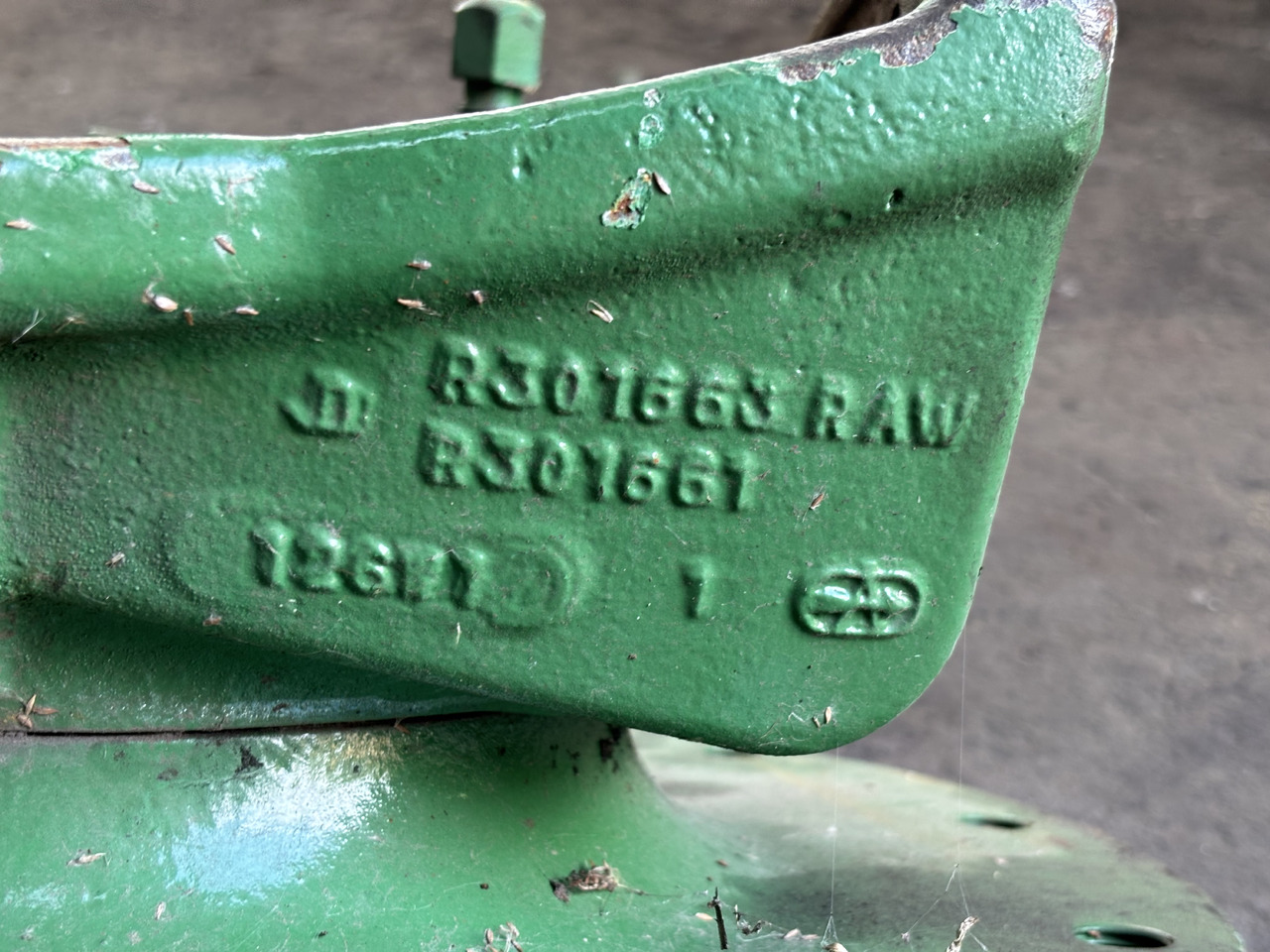 John Deere 7RXXX 7R330 7R 330 Zwrotnica Przegub Piasta R301661 RE592905 R135866 - Hjulspindel for Landbruksteknikk: bilde 4 John Deere 7RXXX 7R330 7R 330 Zwrotnica Przegub Piasta R301661 RE592905 R135866 - Hjulspindel for Landbruksteknikk: bilde 4