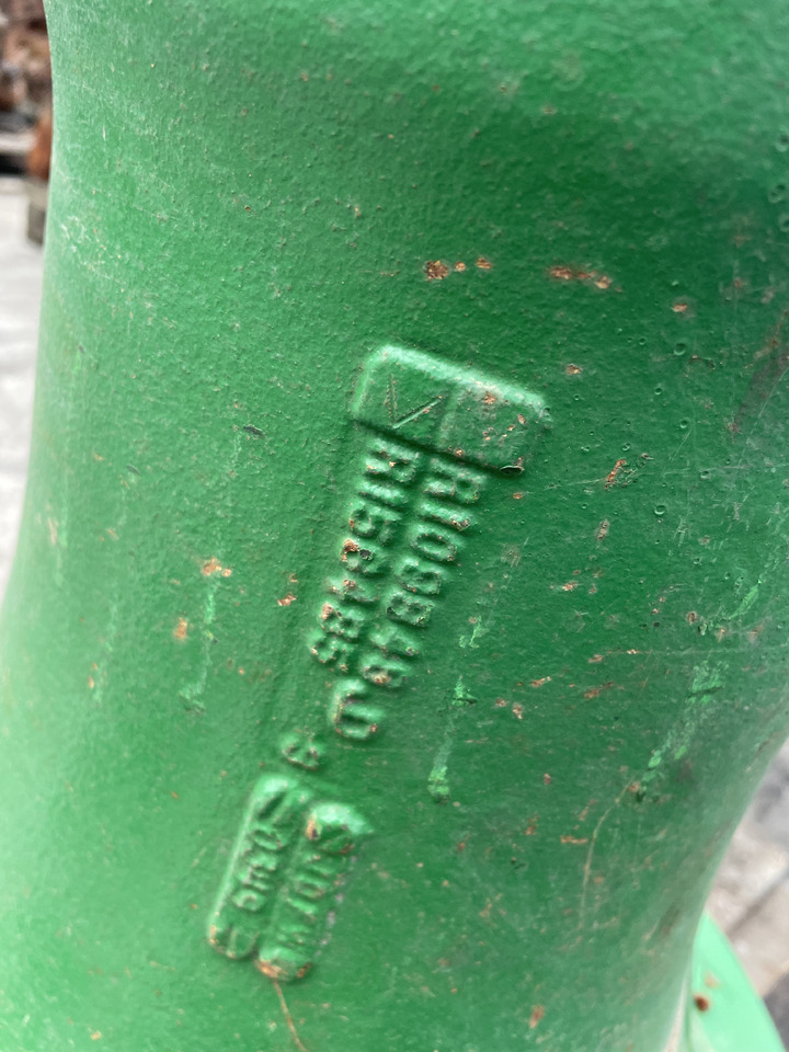 John Deere 8110 8210 8310 8410 8120 8220 8320 8420 - obudowa zwolnicy pochwa R156485 - Sluttdrev for Landbruksteknikk: bilde 2 John Deere 8110 8210 8310 8410 8120 8220 8320 8420 - obudowa zwolnicy pochwa R156485 - Sluttdrev for Landbruksteknikk: bilde 2