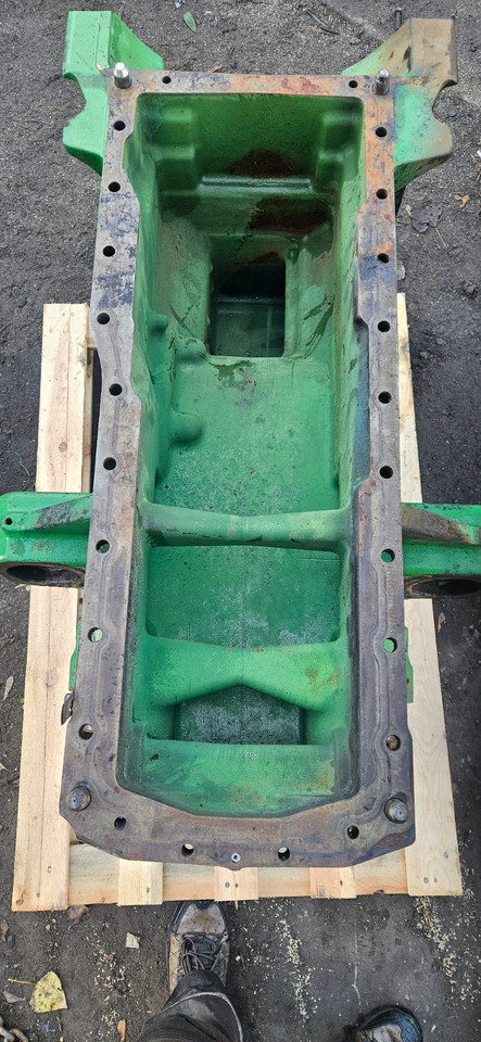 John Deere 8245R 8270R 8295R 8320R 8335R 8345R 8370R 8400R - skrzynka obudowa osi RE587130 RE587131 - Aksel og deler for Traktor: bilde 3 John Deere 8245R 8270R 8295R 8320R 8335R 8345R 8370R 8400R - skrzynka obudowa osi RE587130 RE587131 - Aksel og deler for Traktor: bilde 3