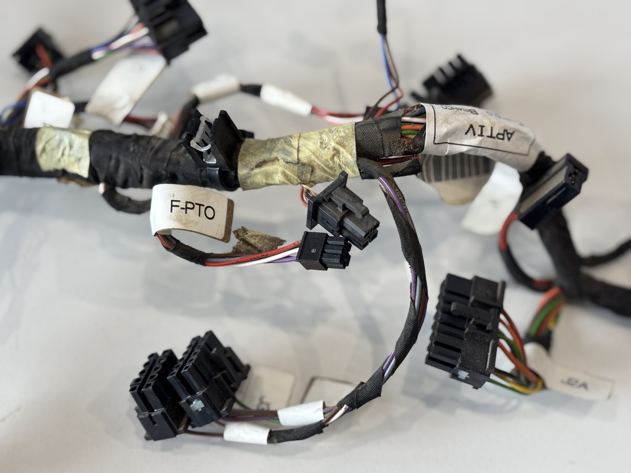 John Deere Wiązka Elektronika Kabli Podłokietnika NGOI MFTC AL222738 - Kabel/ Ledninger for Landbruksteknikk: bilde 3 John Deere Wiązka Elektronika Kabli Podłokietnika NGOI MFTC AL222738 - Kabel/ Ledninger for Landbruksteknikk: bilde 3