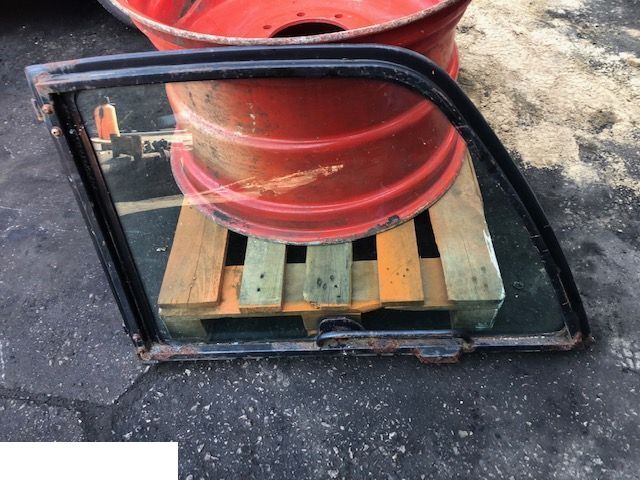 Manitou - Drzwi Górne Z Szybą - Dør og deler for Materialhåndteringsutstyr: bilde 1 Manitou - Drzwi Górne Z Szybą - Dør og deler for Materialhåndteringsutstyr: bilde 1