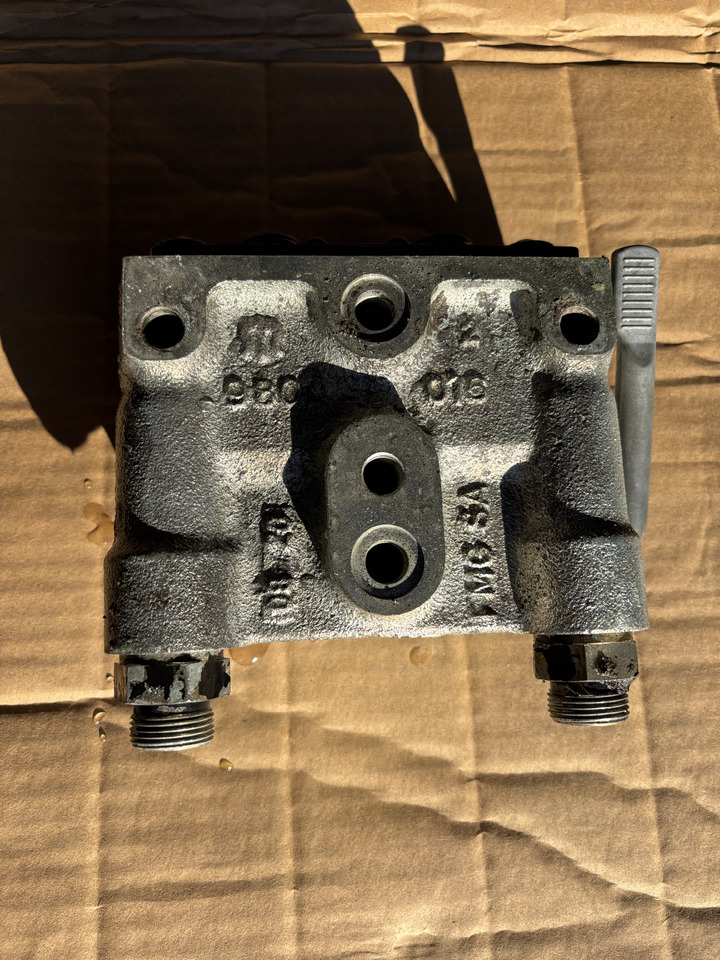 Massey Fergusson - zawór gniazdo hydrauliczne 3796260M1 ACP0307080 - Hydraulisk ventil for Landbruksteknikk: bilde 2 Massey Fergusson - zawór gniazdo hydrauliczne 3796260M1 ACP0307080 - Hydraulisk ventil for Landbruksteknikk: bilde 2