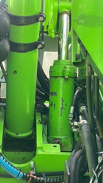 Merlo siłownik hydrauliczny Poziomowania - Hydraulisk sylinder for Landbruksteknikk: bilde 1 Merlo siłownik hydrauliczny Poziomowania - Hydraulisk sylinder for Landbruksteknikk: bilde 1