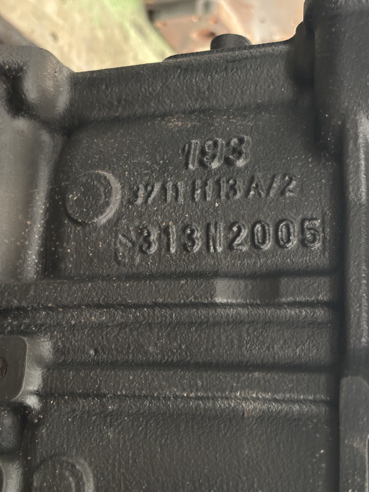 Perkins 1004 Blok Silnika 3711h29a/1 3711h13a/2 3711h044 37110408a/1 - Sylinderblokk for Landbruksteknikk: bilde 1 Perkins 1004 Blok Silnika 3711h29a/1 3711h13a/2 3711h044 37110408a/1 - Sylinderblokk for Landbruksteknikk: bilde 1