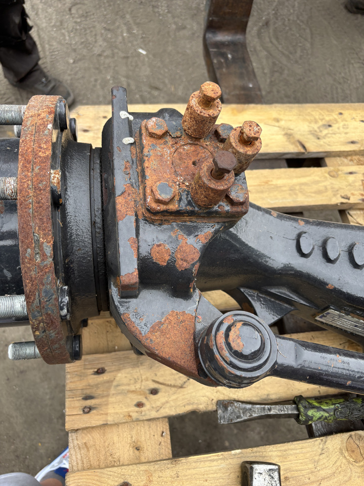 Valtra N92 - most przedni - zwolnica zwrotnica siłownik dyferencjał atak - Hjulspindel for Landbruksteknikk: bilde 4 Valtra N92 - most przedni - zwolnica zwrotnica siłownik dyferencjał atak - Hjulspindel for Landbruksteknikk: bilde 4