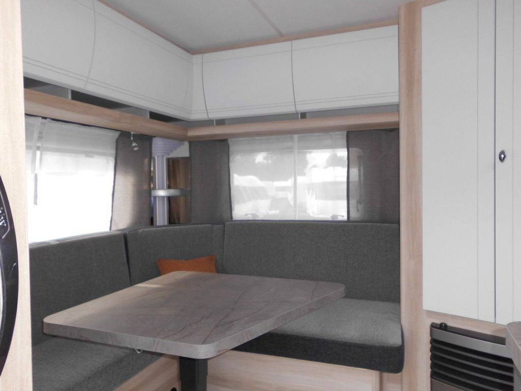 Hobby De Luxe 495 UL 2026 AUTARK 1800kg. Ambiente++ - Campingvogn: bilde 4 Hobby De Luxe 495 UL 2026 AUTARK 1800kg. Ambiente++ - Campingvogn: bilde 4