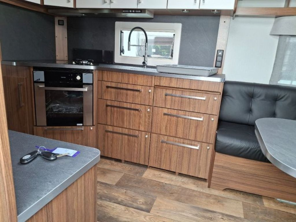 Polar 730 QA 30% RABATT LUXUS KLIMA AKTION - Campingvogn: bilde 5 Polar 730 QA 30% RABATT LUXUS KLIMA AKTION - Campingvogn: bilde 5