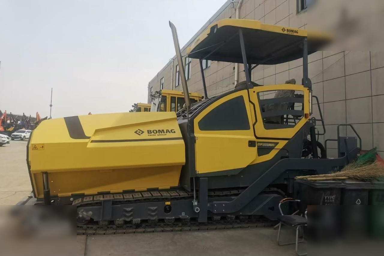 2021 BOMAG BF880C - Asfaltutlegger: bilde 1 2021 BOMAG BF880C - Asfaltutlegger: bilde 1