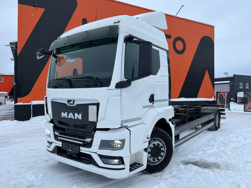 MAN TGS 18.400 4x2 CHASSIS L=7400 mm - Container-transport/ Vekselflak lastebil: bilde 2 MAN TGS 18.400 4x2 CHASSIS L=7400 mm - Container-transport/ Vekselflak lastebil: bilde 2