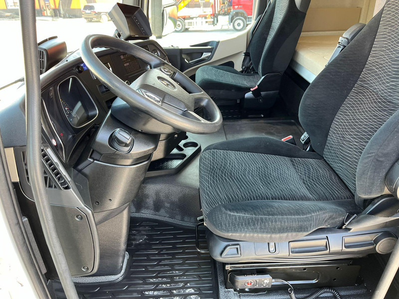 Skapbil Mercedes-Benz Actros 2545 6x2 BOX L=7526 mm: bilde 20 Skapbil Mercedes-Benz Actros 2545 6x2 BOX L=7526 mm: bilde 20