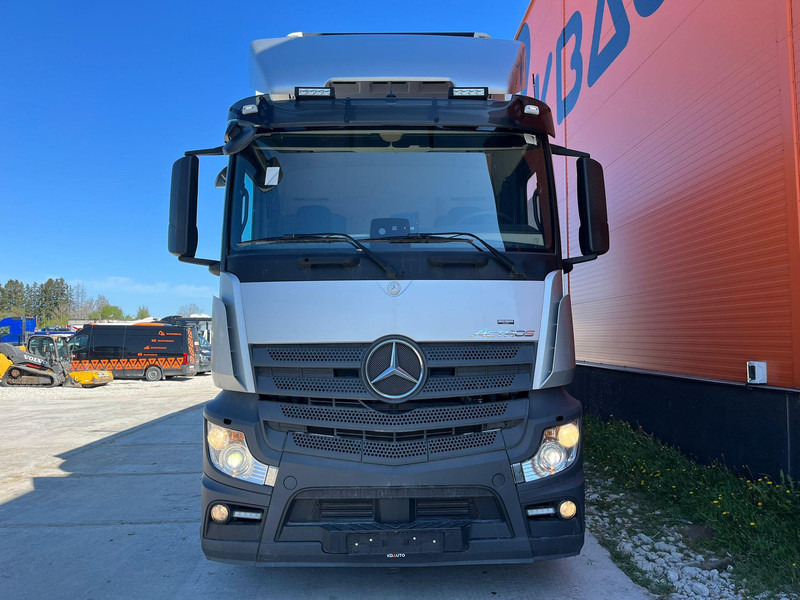 Mercedes-Benz Actros 2551 6x2 FOR SALE AS CHASSIS / CHASSIS L=7600 mm - Chassis lastebil: bilde 2 Mercedes-Benz Actros 2551 6x2 FOR SALE AS CHASSIS / CHASSIS L=7600 mm - Chassis lastebil: bilde 2